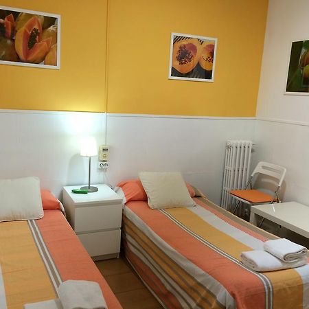 Hostal Valls Barselona Dış mekan fotoğraf