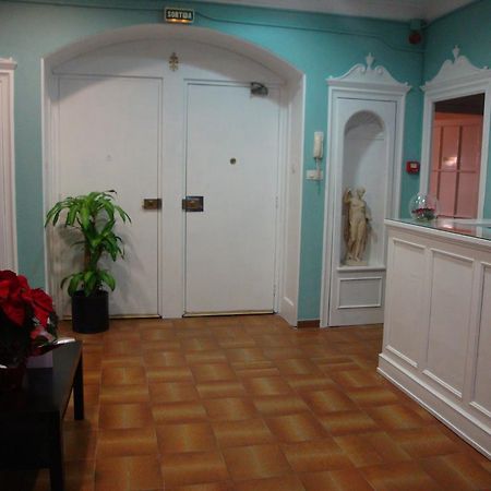 Hostal Valls Barselona Dış mekan fotoğraf