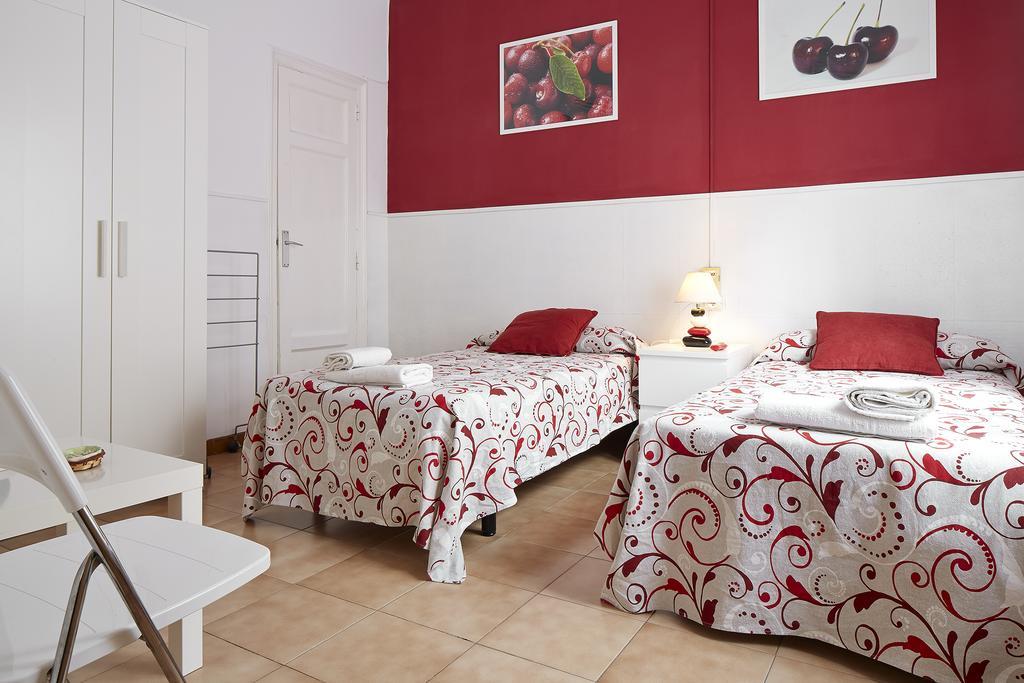 Hostal Valls Barselona Dış mekan fotoğraf