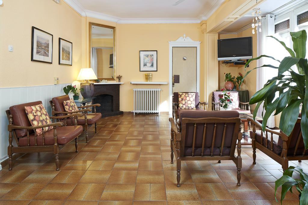 Hostal Valls Barselona Dış mekan fotoğraf