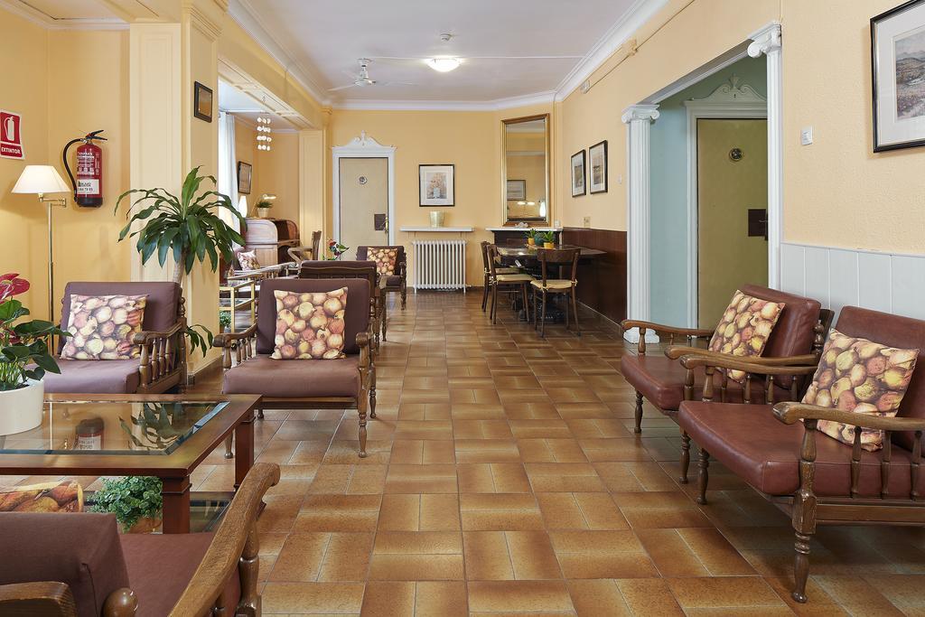 Hostal Valls Barselona Dış mekan fotoğraf