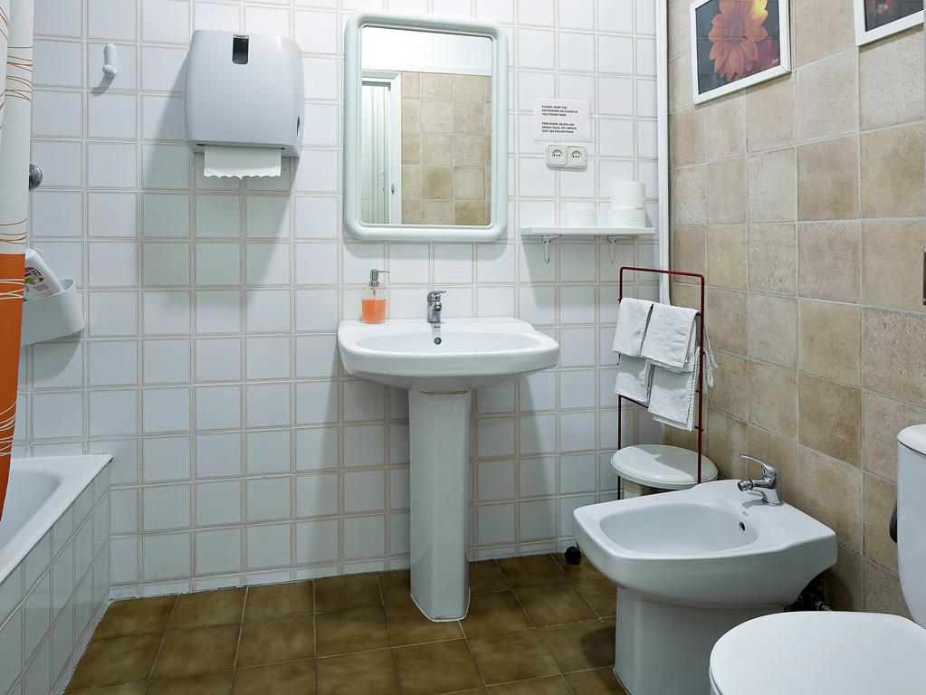 Hostal Valls Barselona Dış mekan fotoğraf