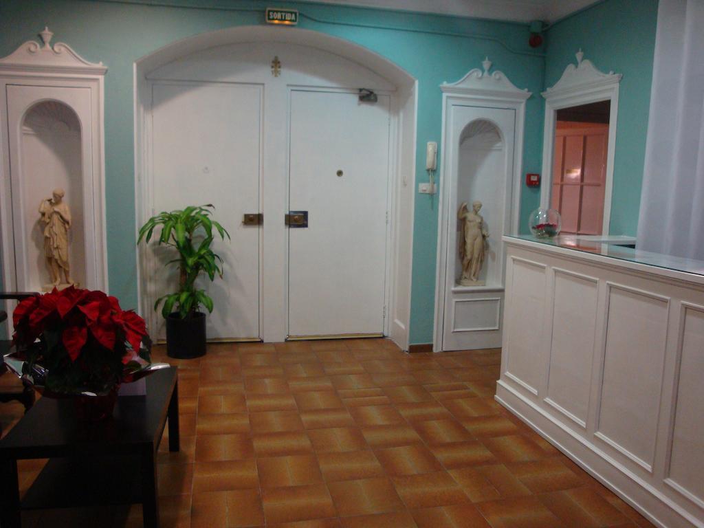 Hostal Valls Barselona Dış mekan fotoğraf