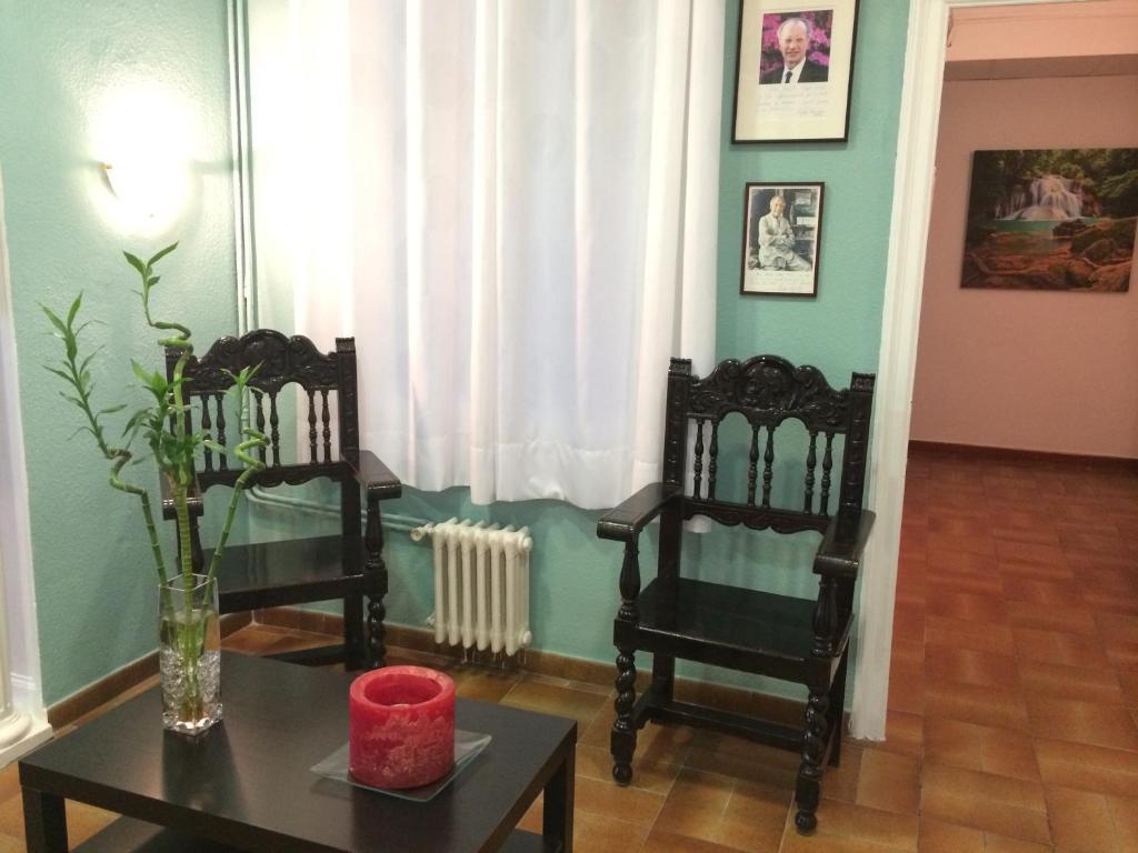 Hostal Valls Barselona Dış mekan fotoğraf
