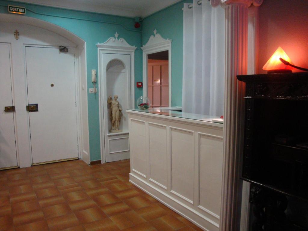 Hostal Valls Barselona Dış mekan fotoğraf
