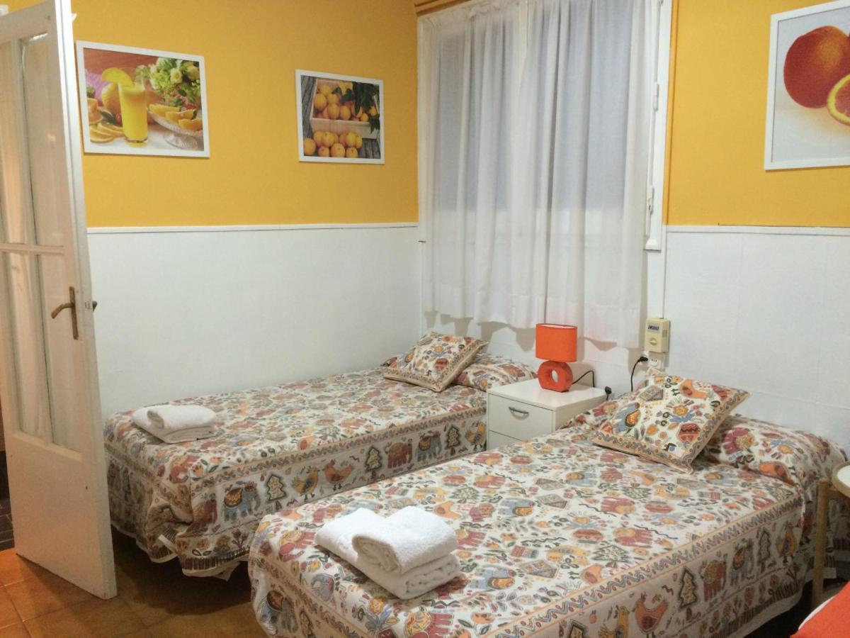 Hostal Valls Barselona Dış mekan fotoğraf